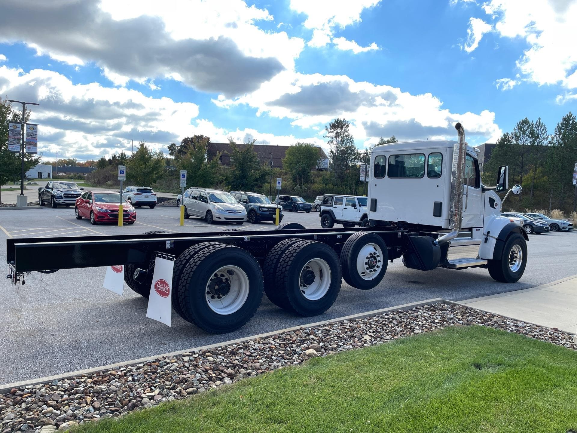 2025 Peterbilt 567 — photo 3