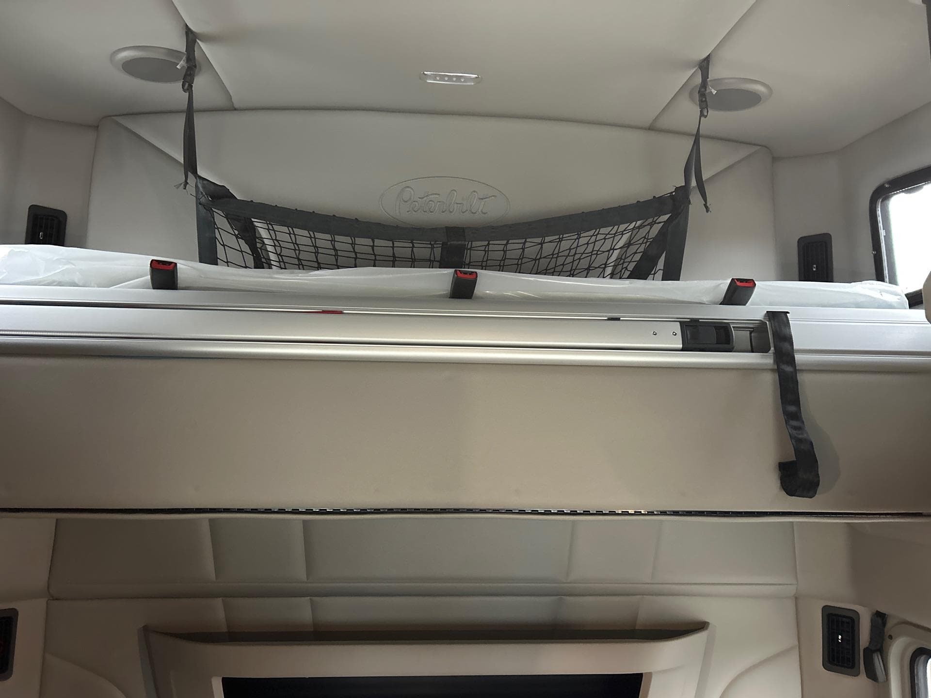 2026 Peterbilt 579 — photo 15