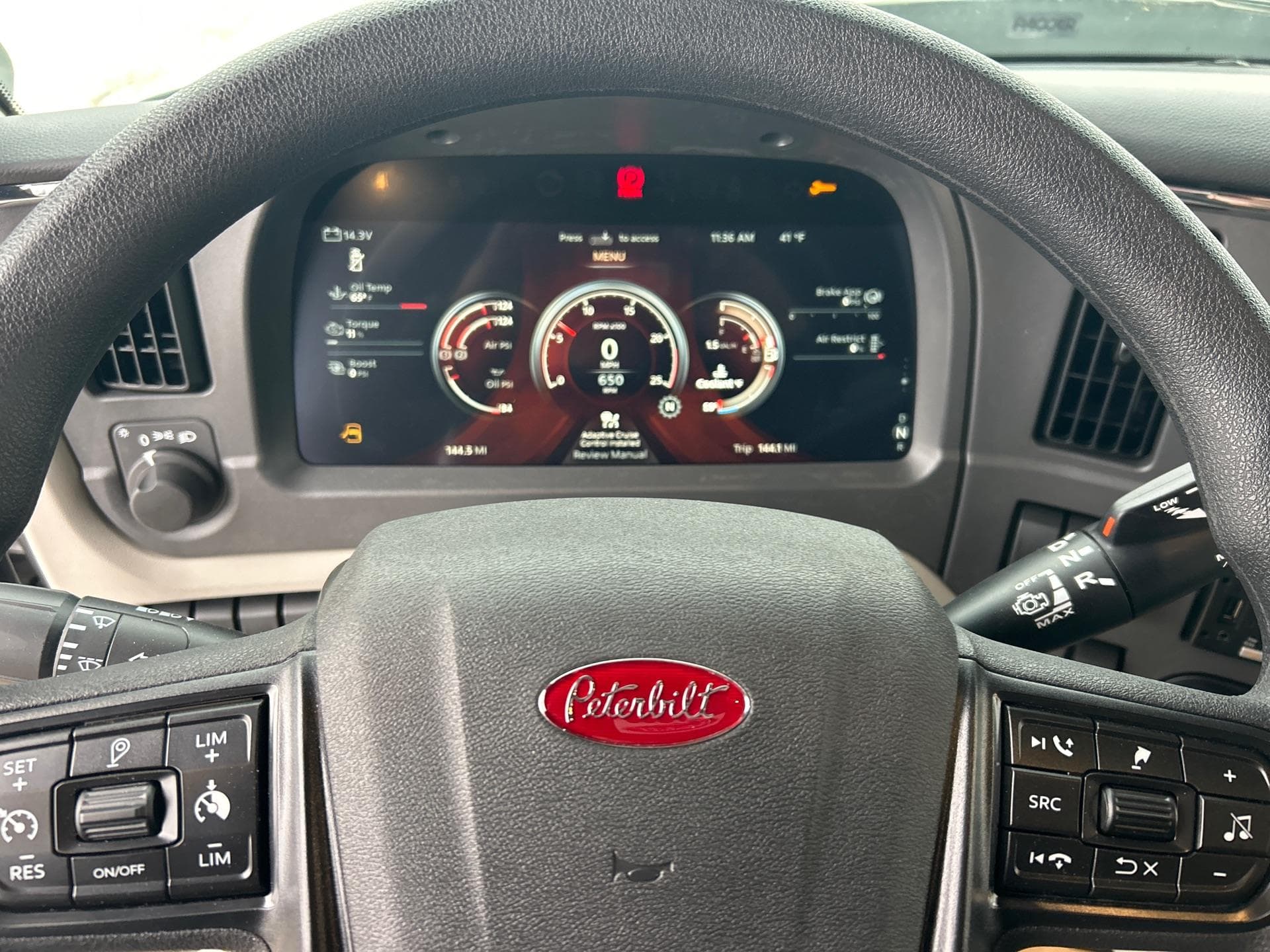 2026 Peterbilt 579 — photo 10