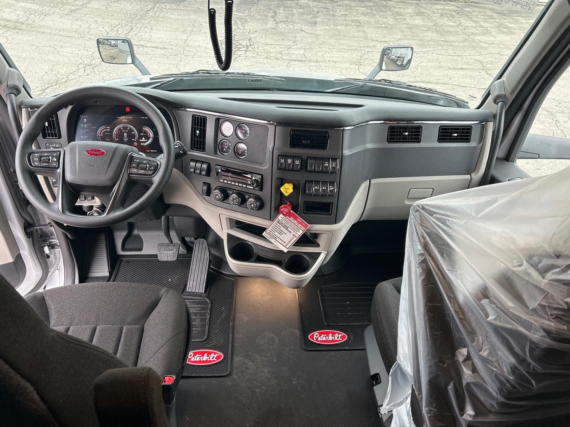 2026 Peterbilt 579 — photo 23