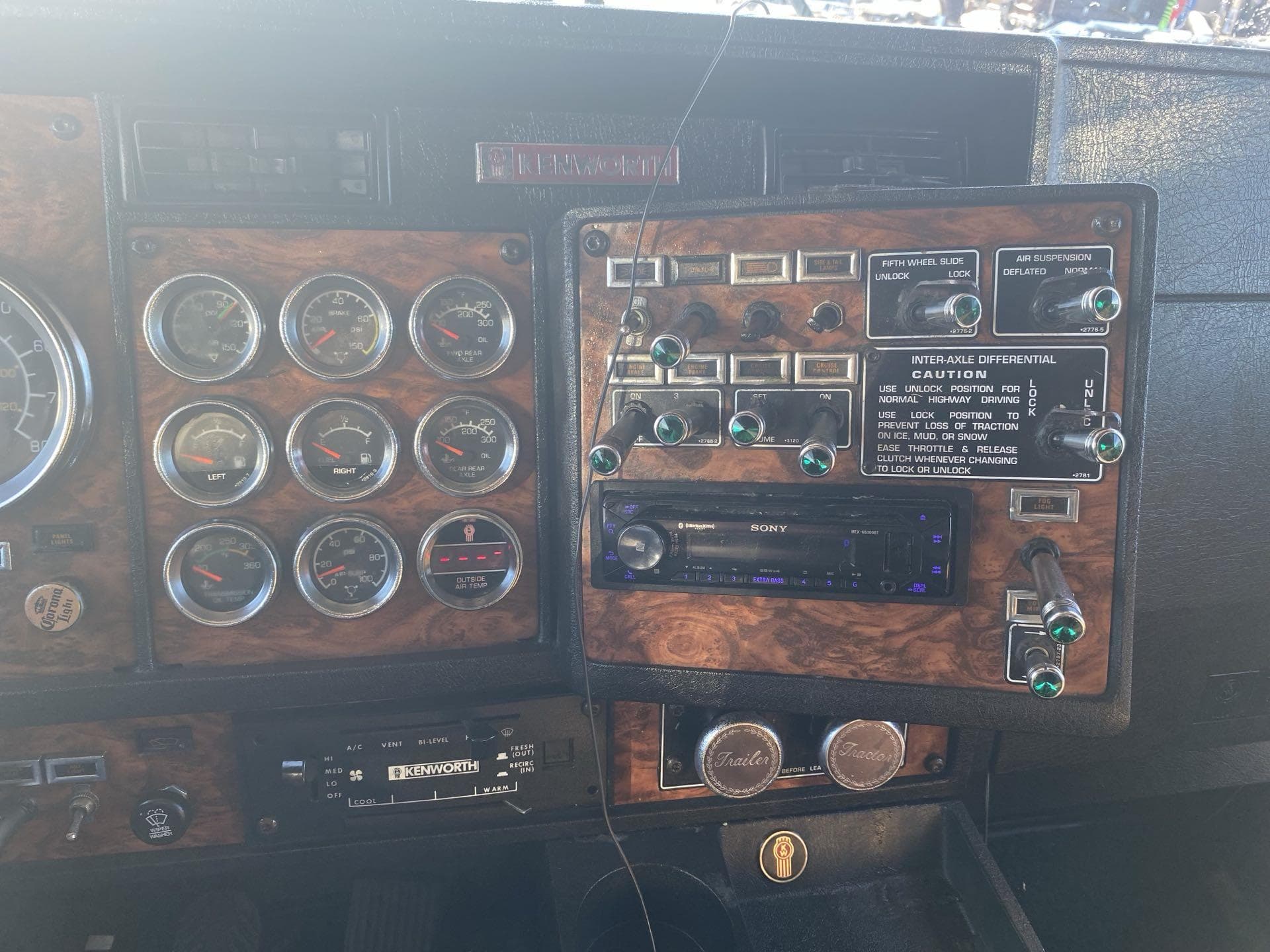 2000 Kenworth W900 — photo 13