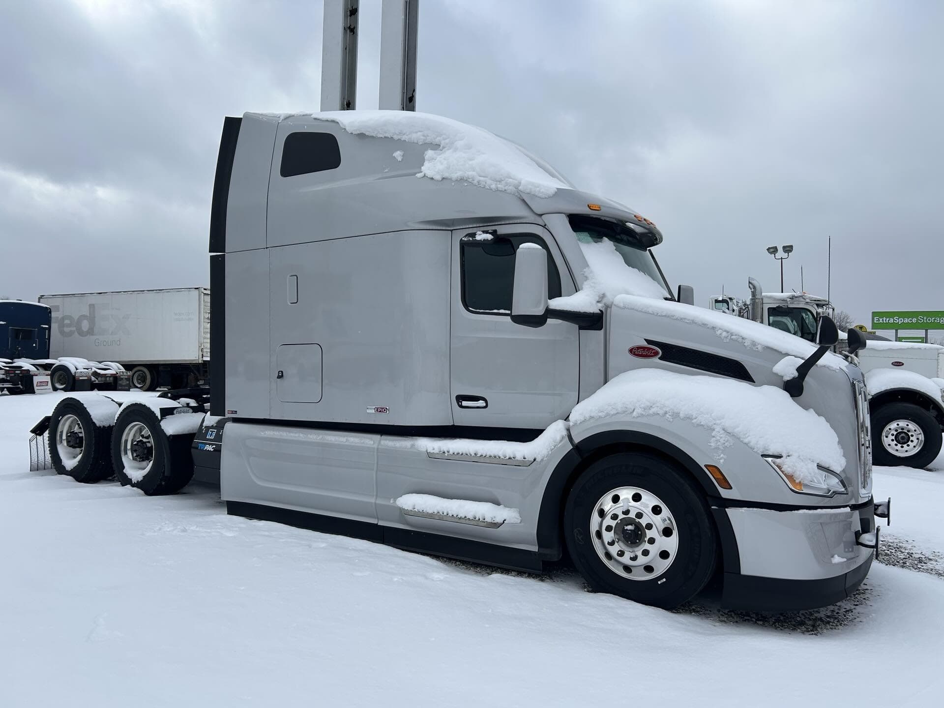 2026 Peterbilt 579 — photo 2