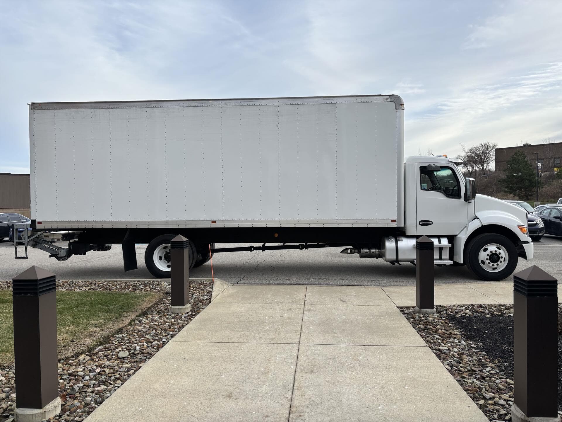 2025 Kenworth T280 — photo 2