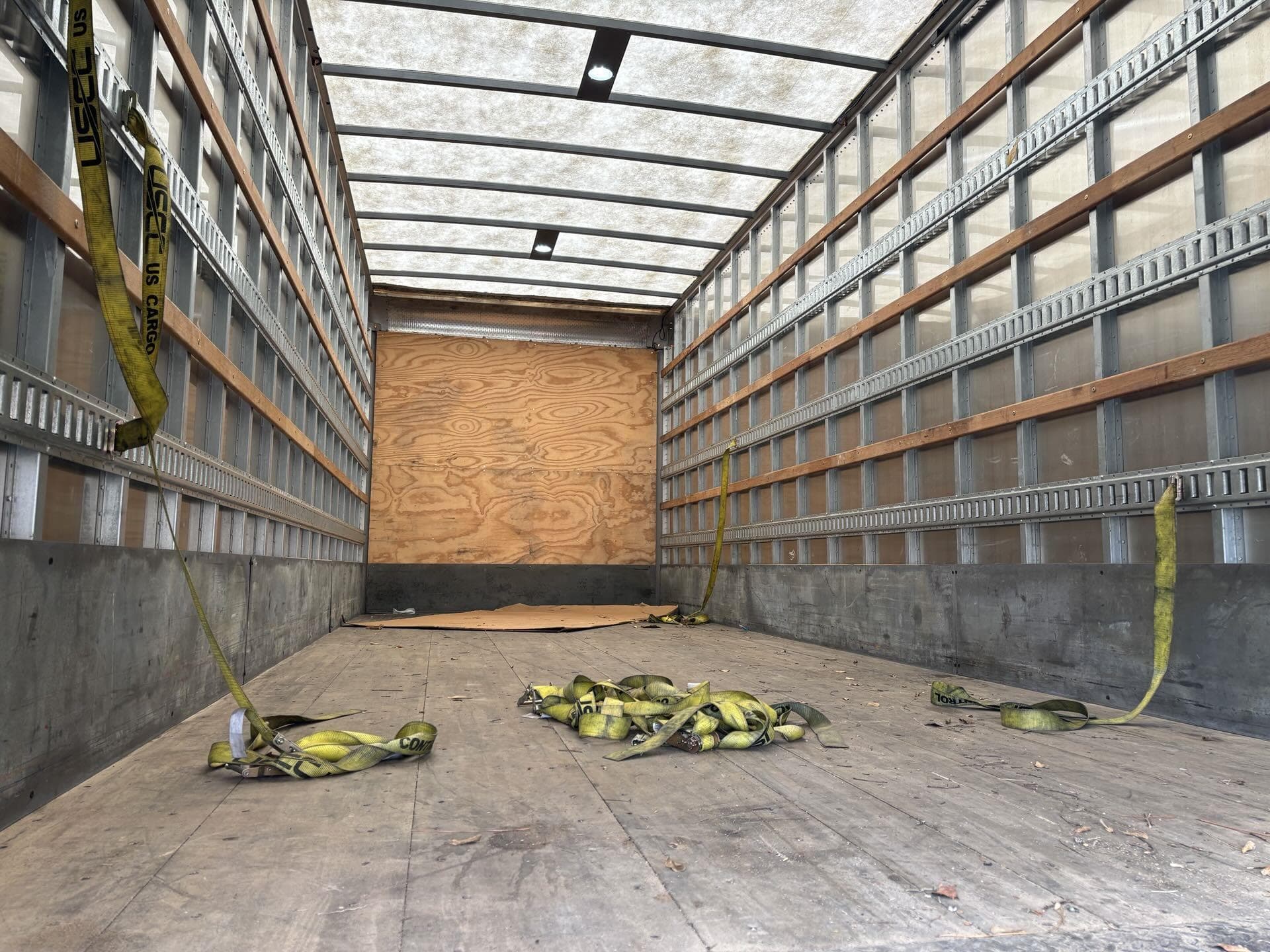 2025 Kenworth T280 — photo 7