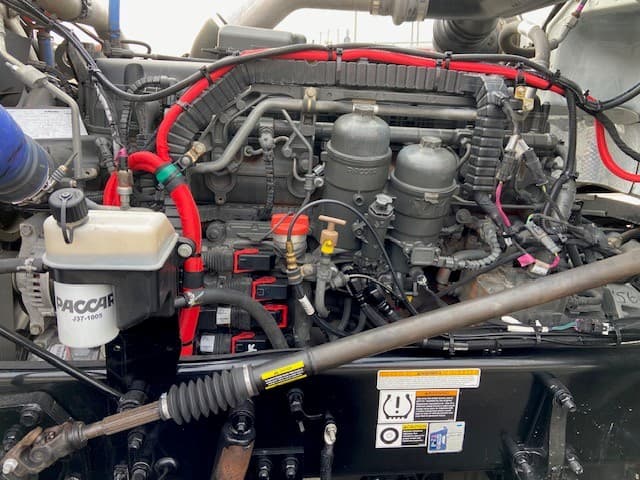 2023 Peterbilt 389 — photo 7