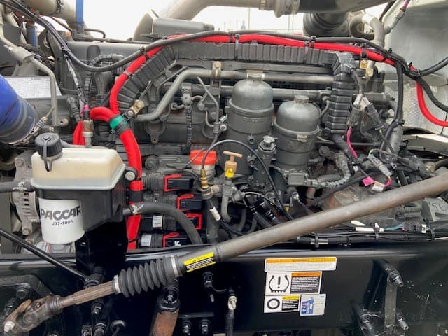 2023 Peterbilt 389 — photo 11