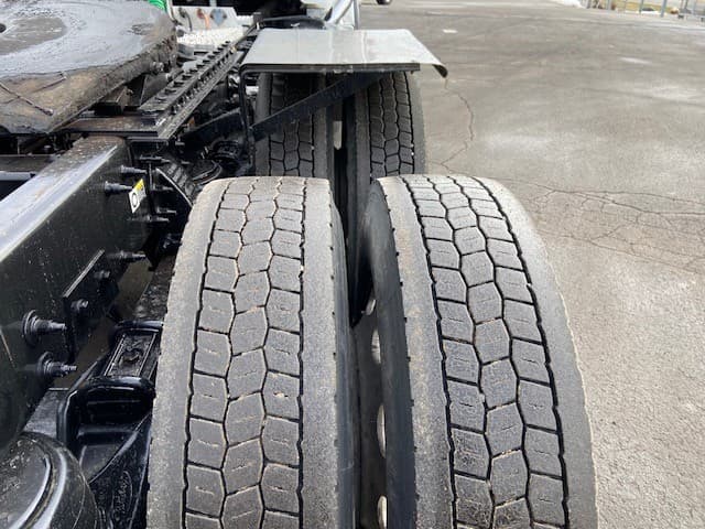 2023 Peterbilt 389 — photo 14