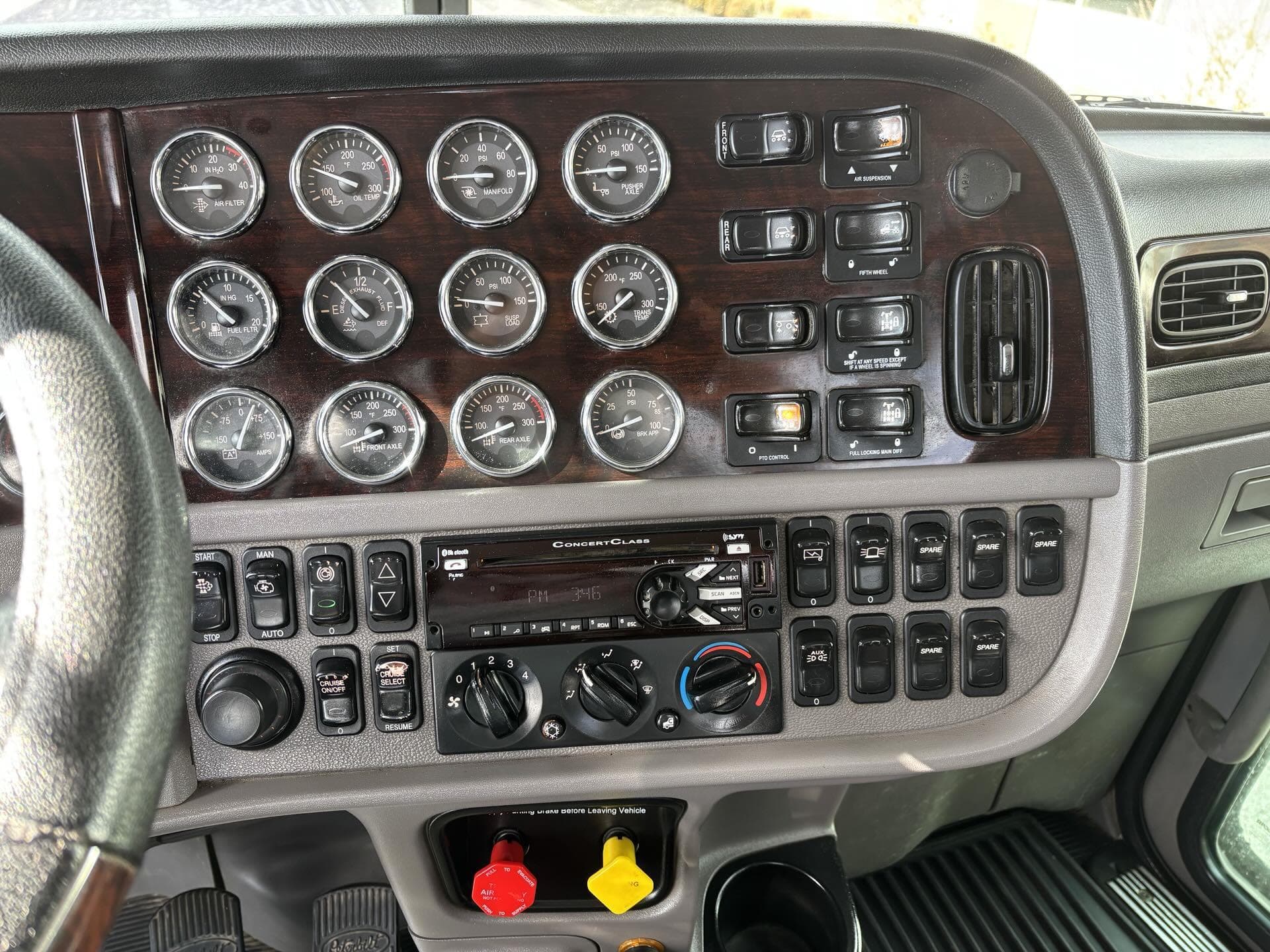 2020 Peterbilt 389 — photo 11