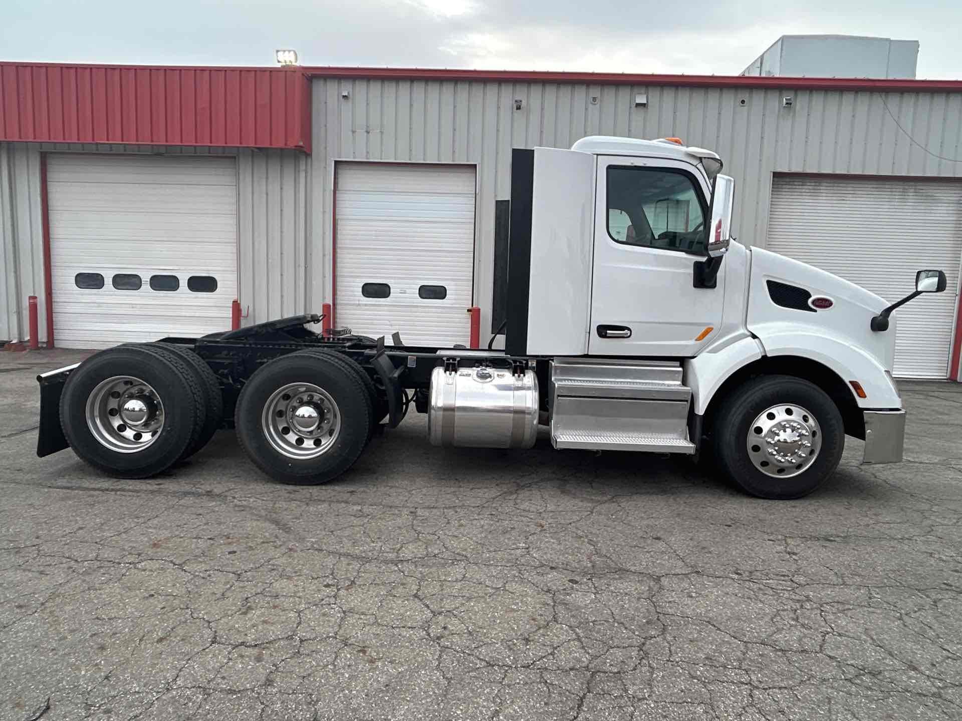 2019 Peterbilt 579 — photo 2