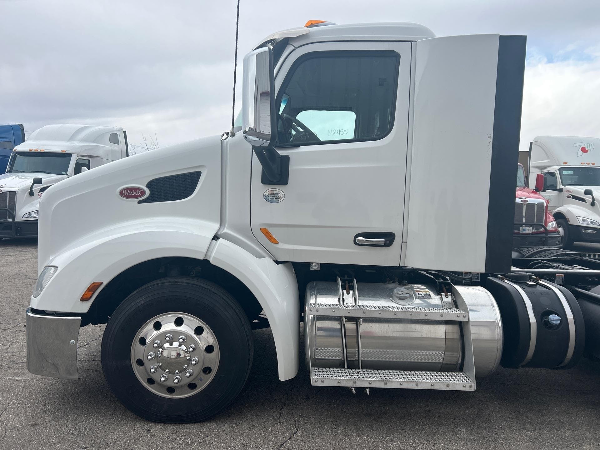 2019 Peterbilt 579 — photo 7