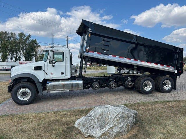 2026 Mack Granite — photo 5