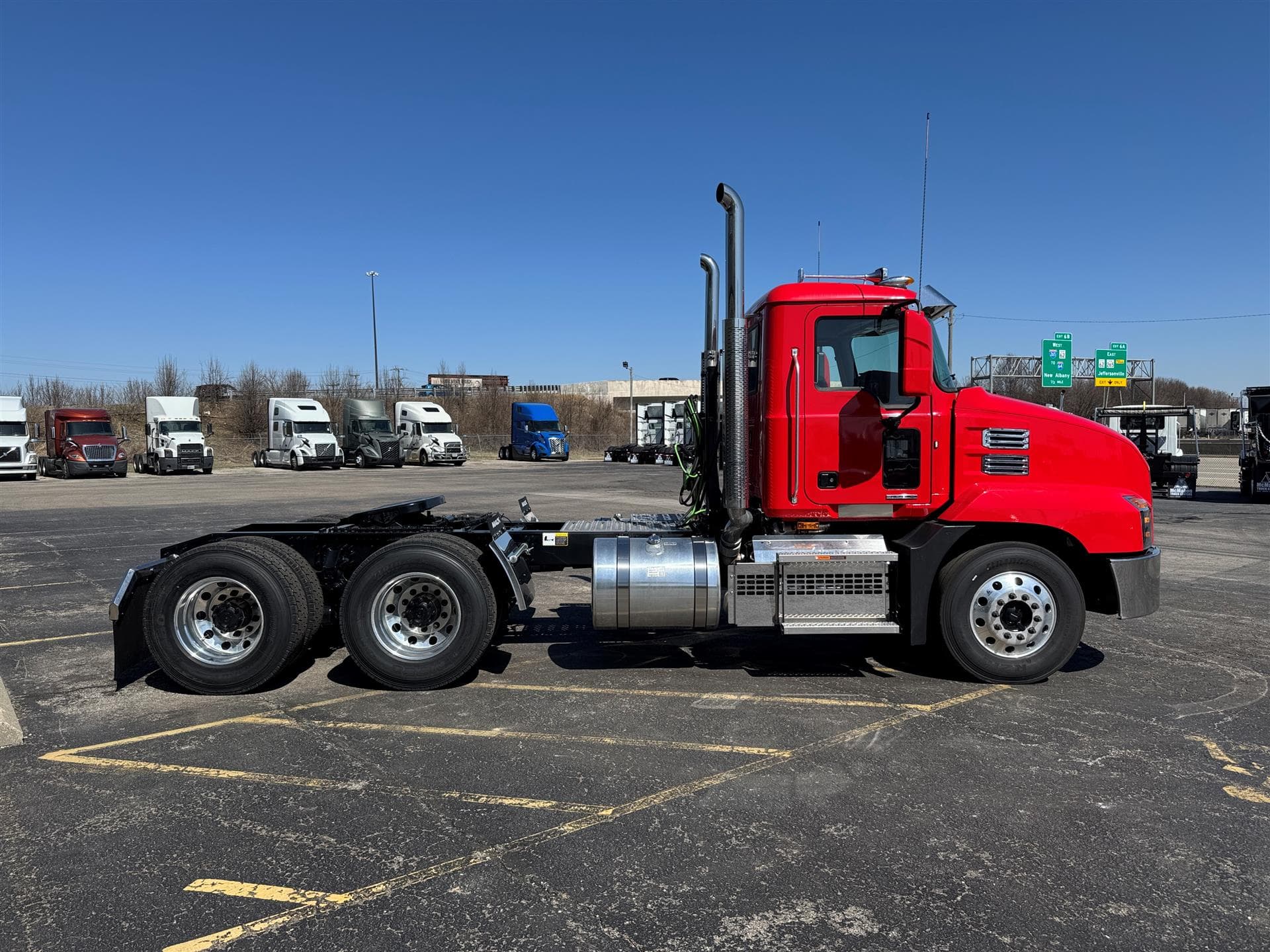 2026 Mack Anthem — photo 4