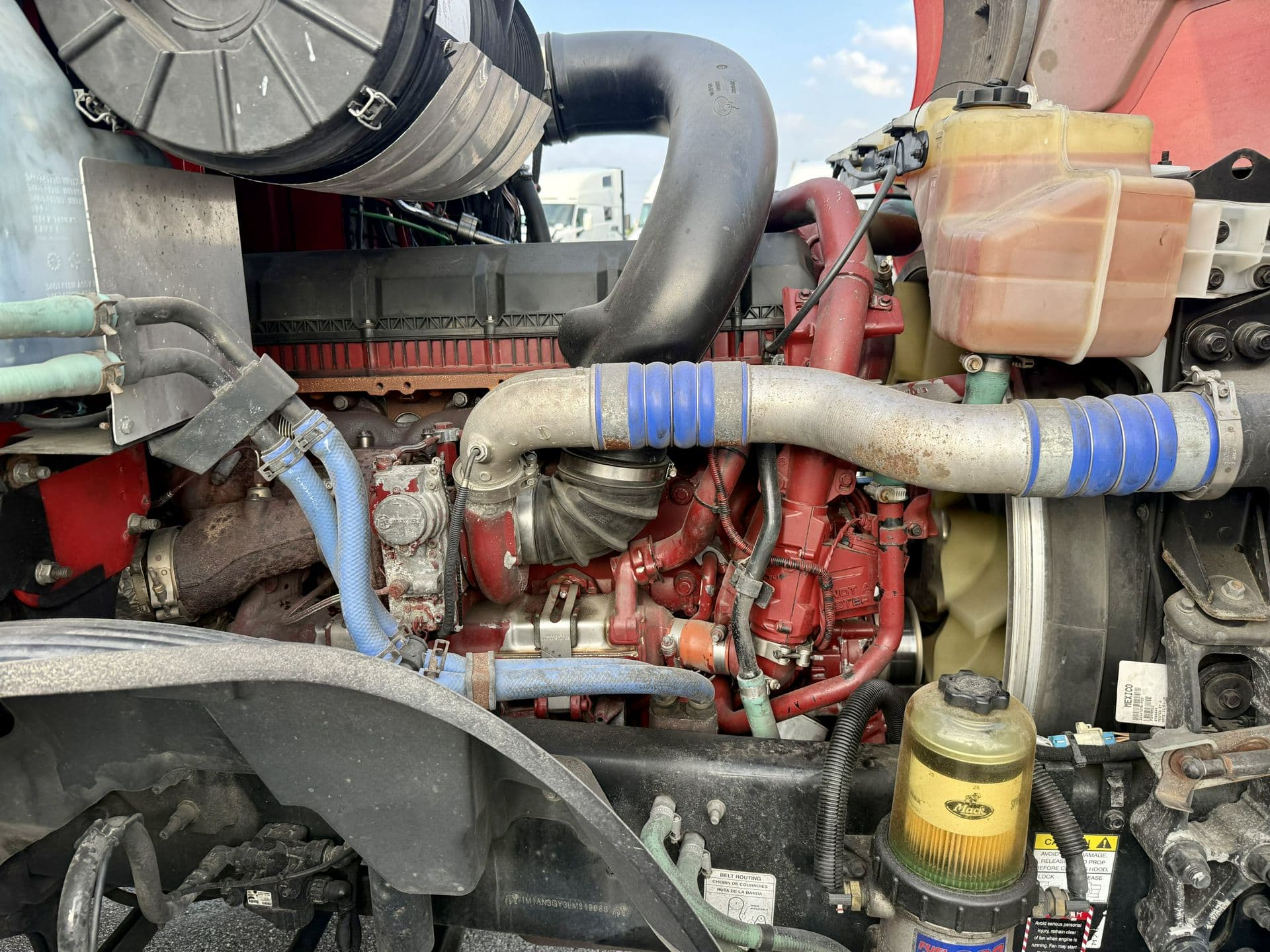 2020 Mack Anthem — photo 14