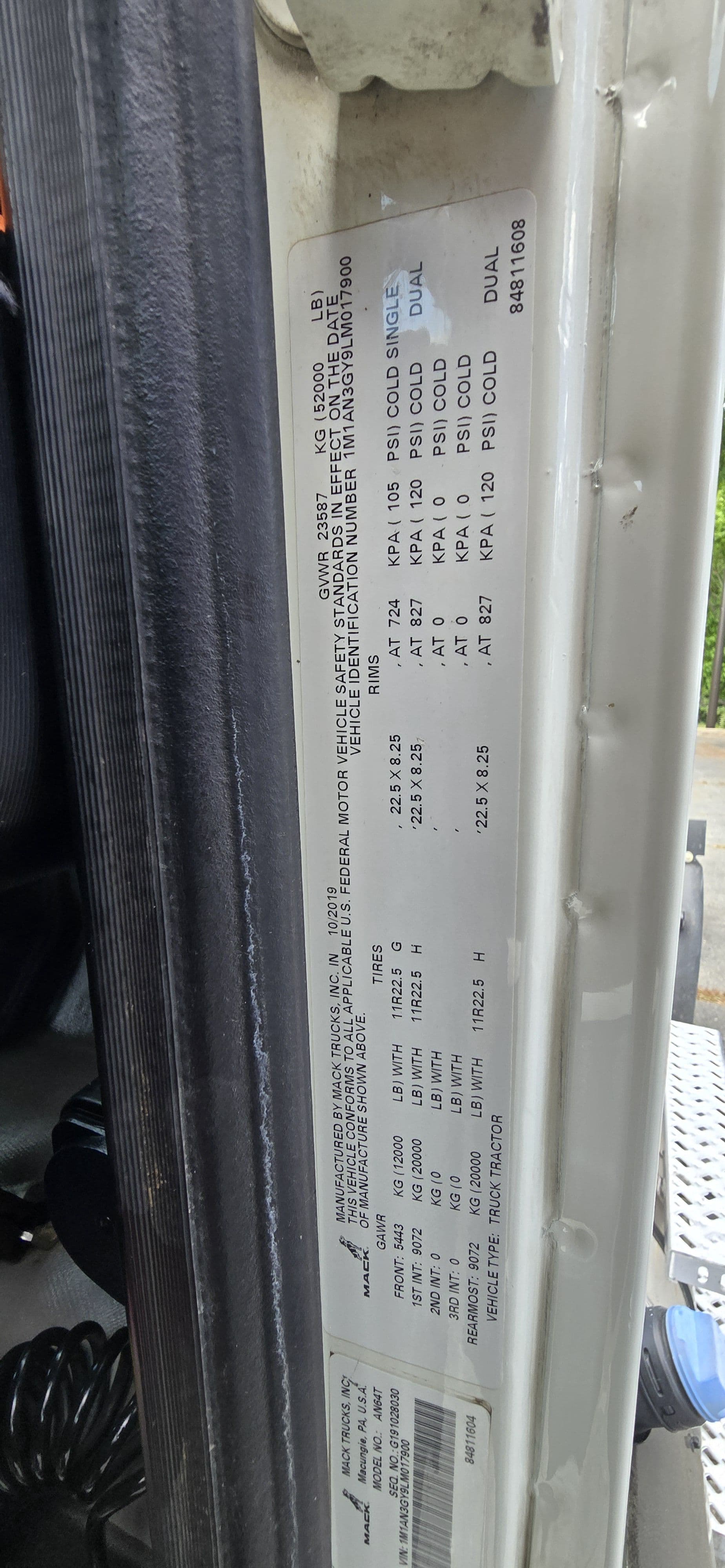 2020 Mack Anthem — photo 27