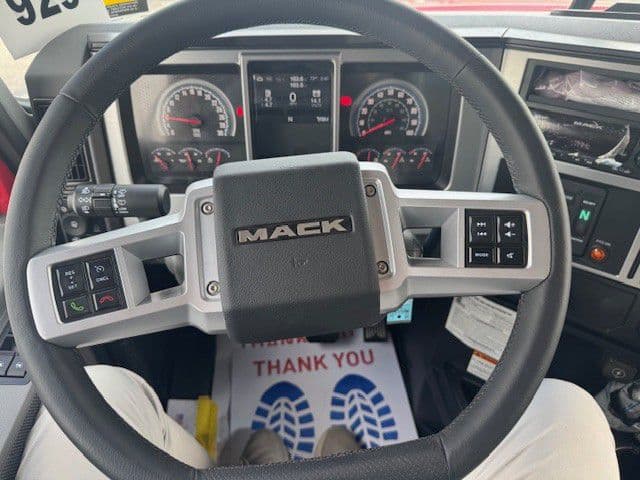 2027 Mack Granite — photo 6