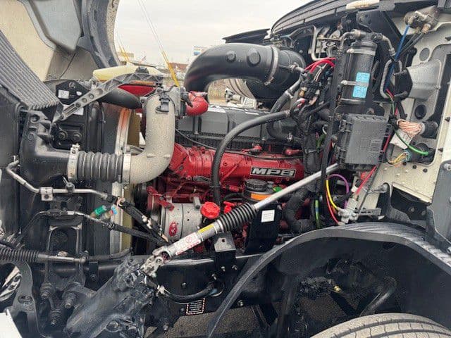 2020 Mack Anthem — photo 9