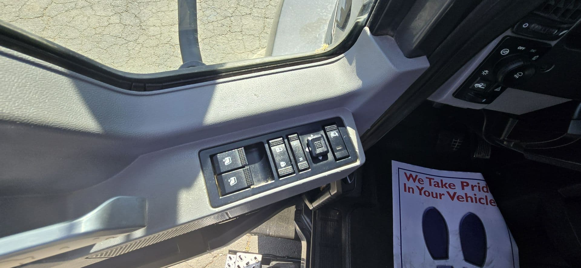 2020 Mack Anthem — photo 28