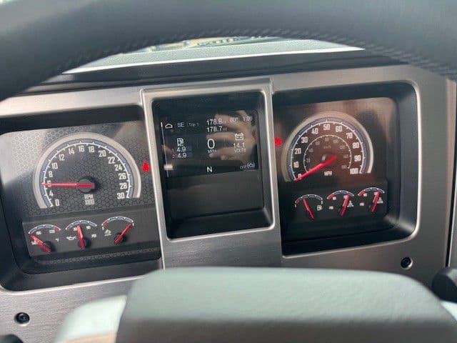 2026 Mack Granite — photo 9