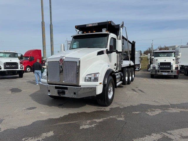 2025 Kenworth T880 — photo 2