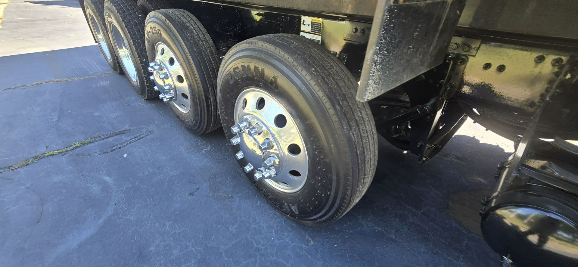 2024 Mack Granite — photo 9