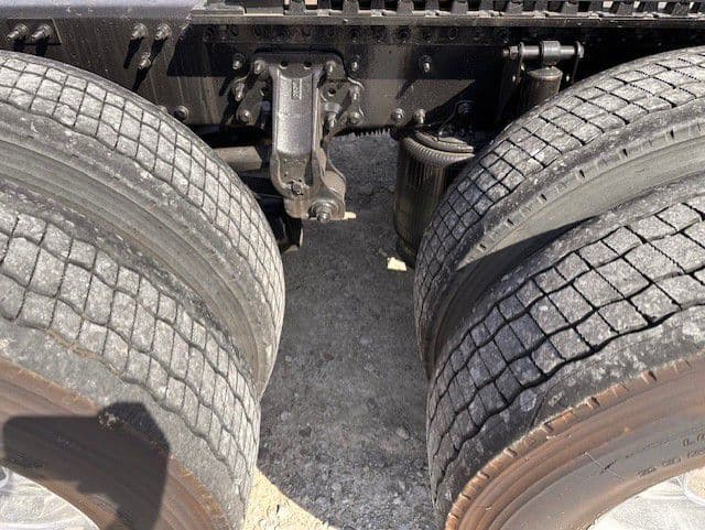 2019 Mack Anthem — photo 22