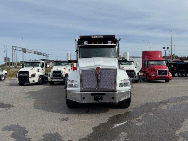 2025 Kenworth T880 — photo 3