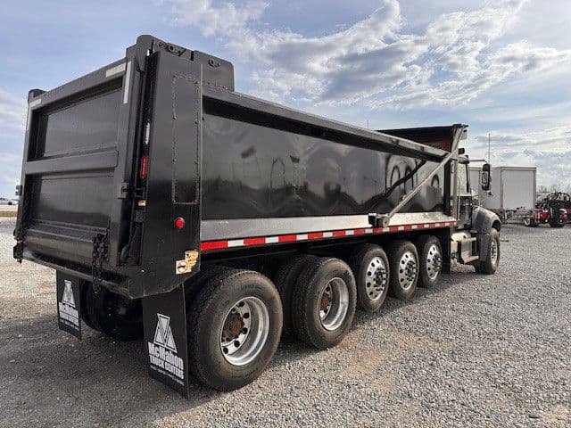 2023 Mack Granite — photo 5