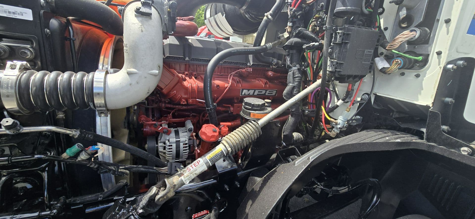 2020 Mack Anthem — photo 7