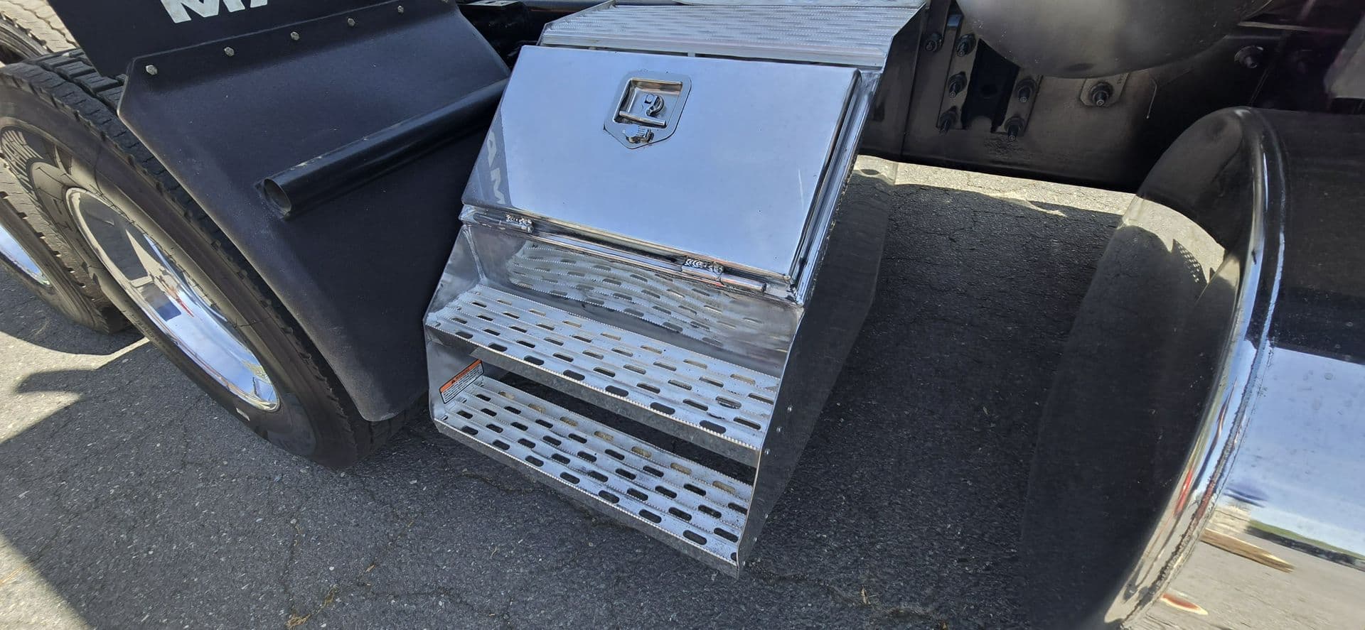 2020 Mack Anthem — photo 13