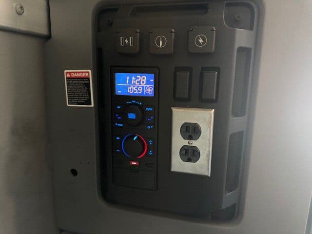 2024 Mack Anthem — photo 23