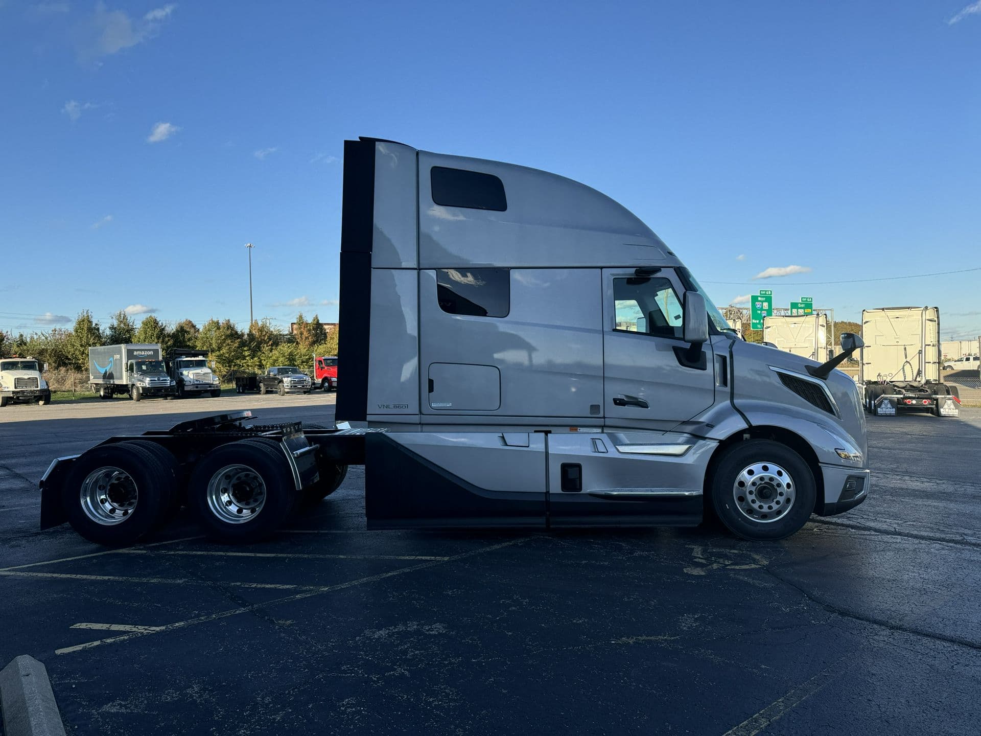 2026 Volvo VNL 860 — photo 4