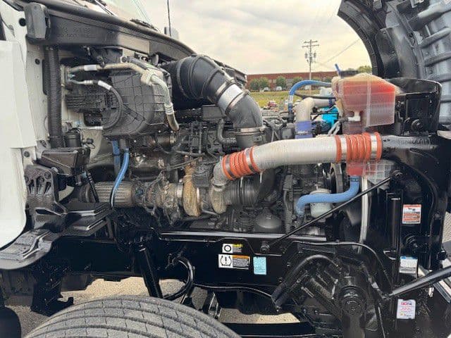 2025 Kenworth T880 — photo 17