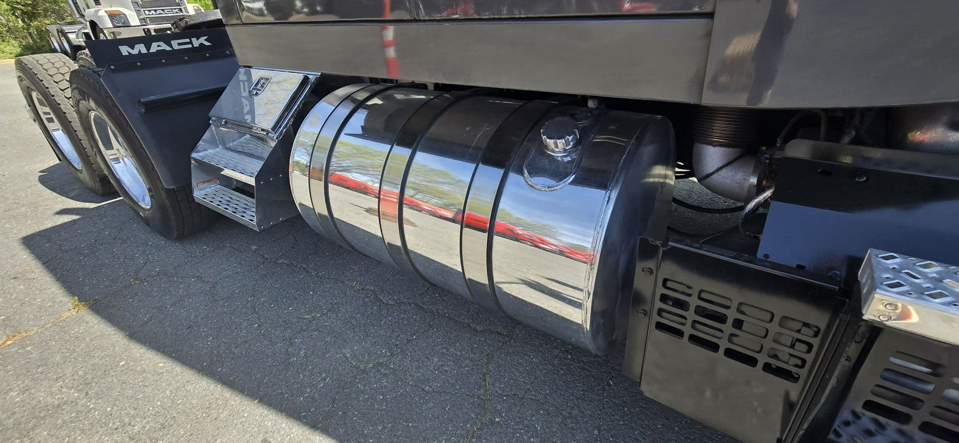 2020 Mack Anthem — photo 11