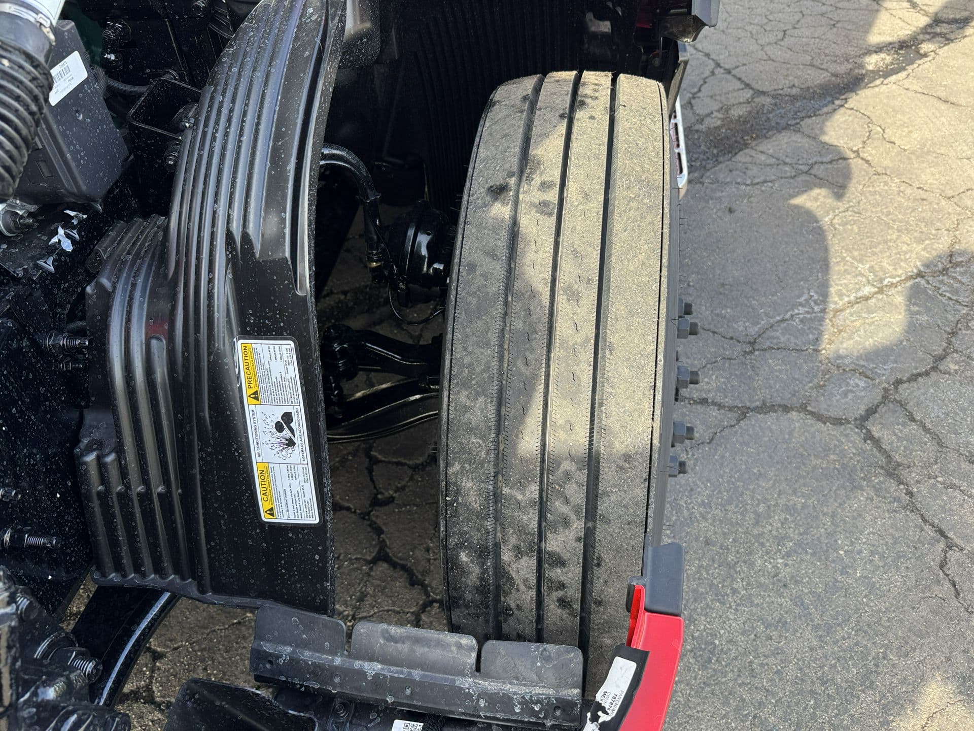 2027 Volvo VNL 860 — photo 18