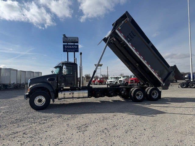 2026 Mack Granite — photo 4