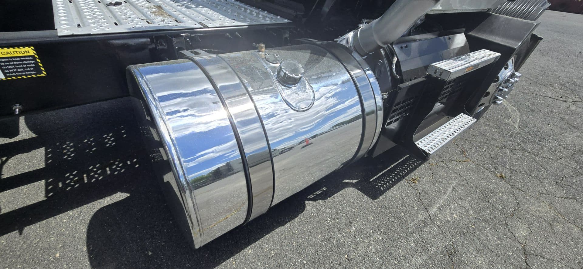 2020 Mack Anthem — photo 14