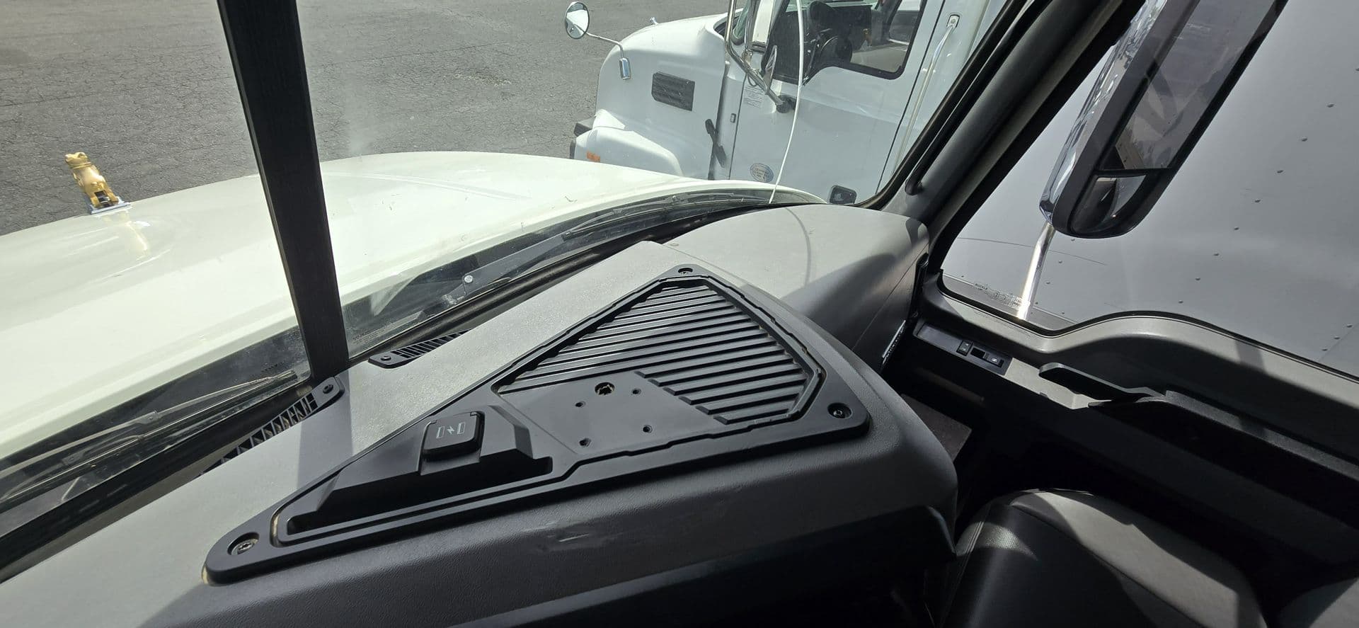 2024 Mack Granite — photo 28