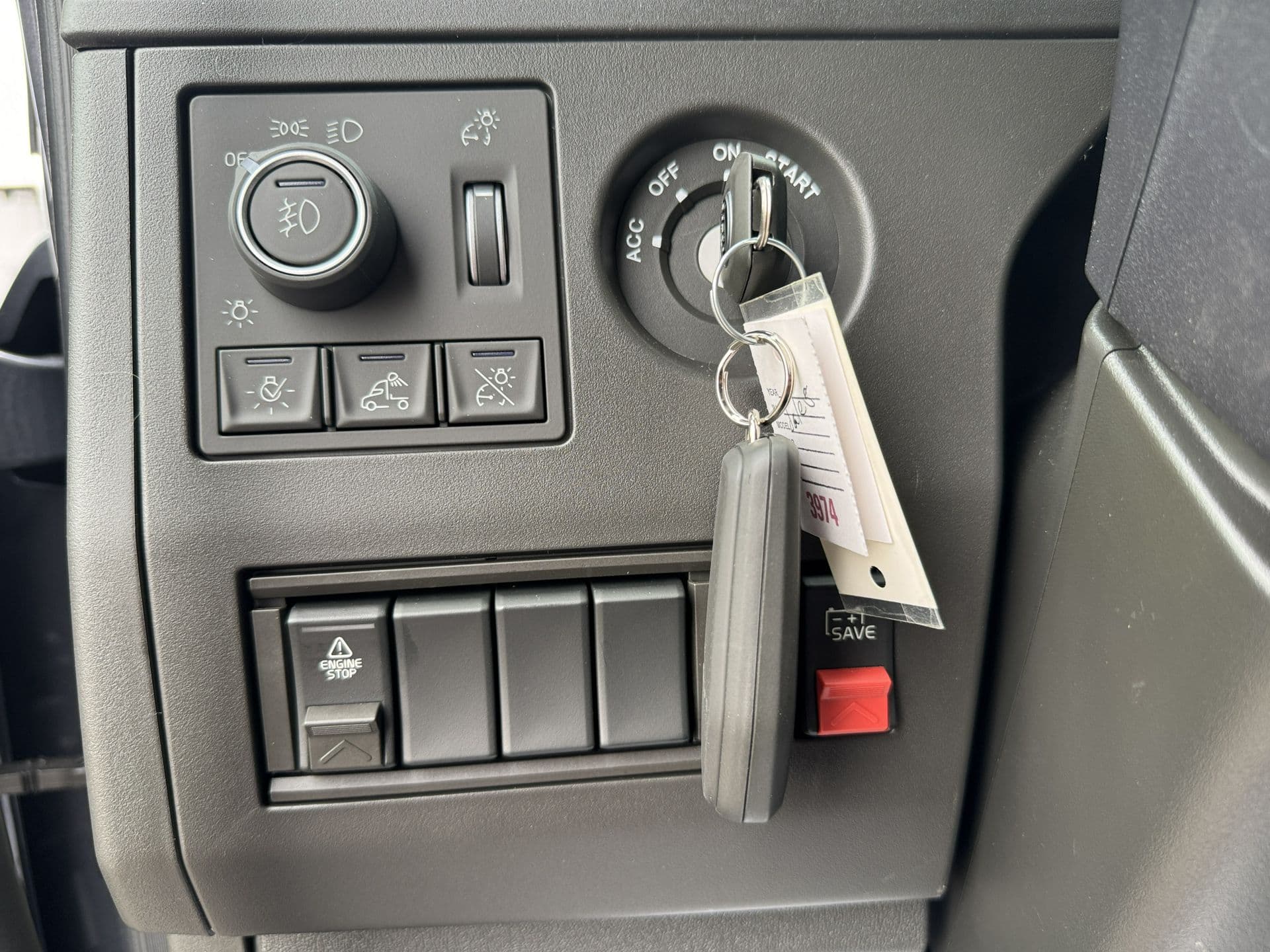 2027 Volvo VNL 860 — photo 17