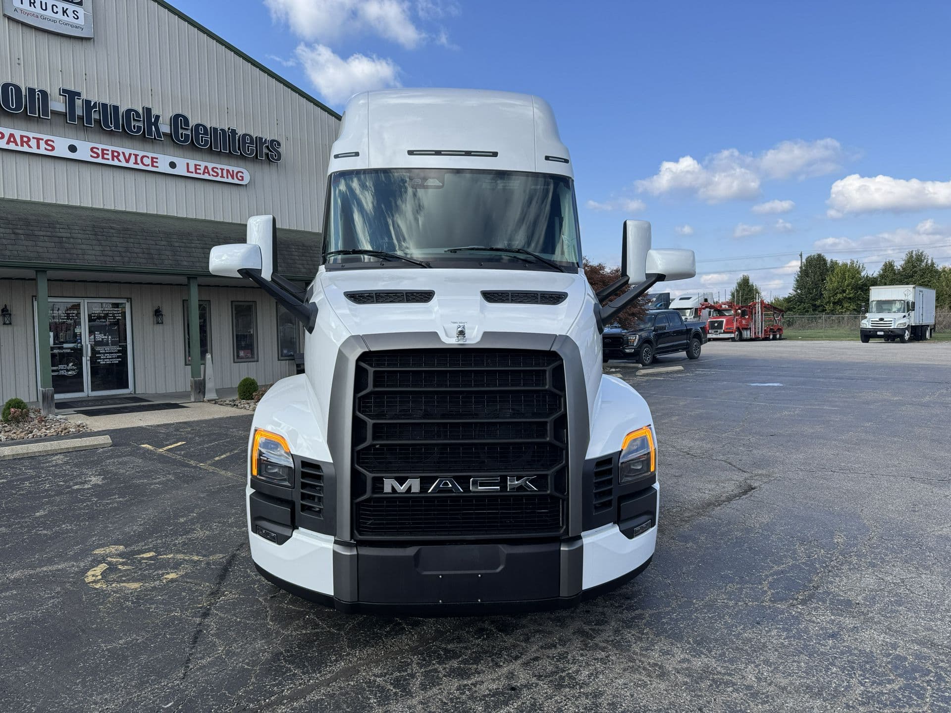 2026 Mack Pioneer — photo 6