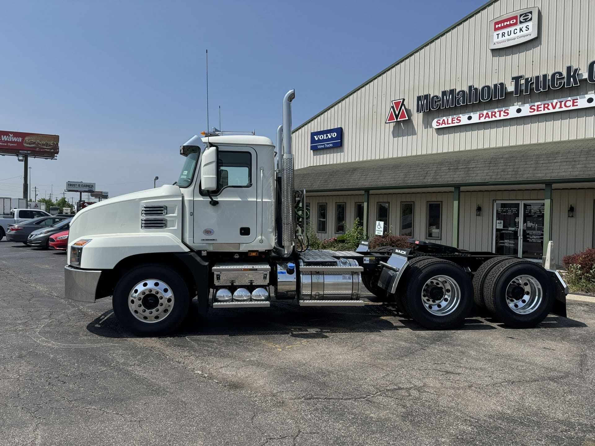 2026 Mack Anthem — photo 2