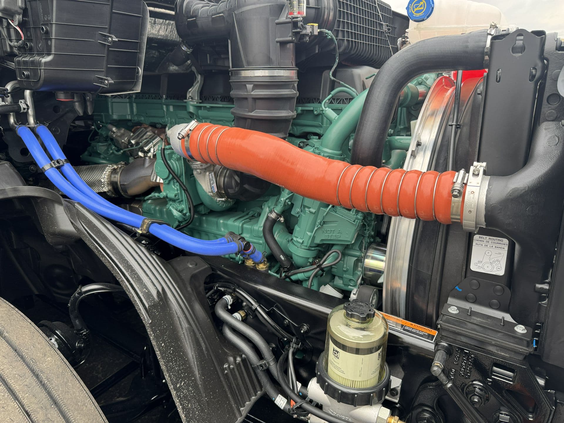 2027 Volvo VNL 860 — photo 19