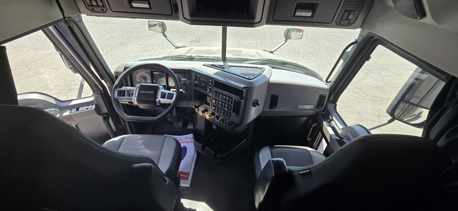 2020 Mack Anthem — photo 42