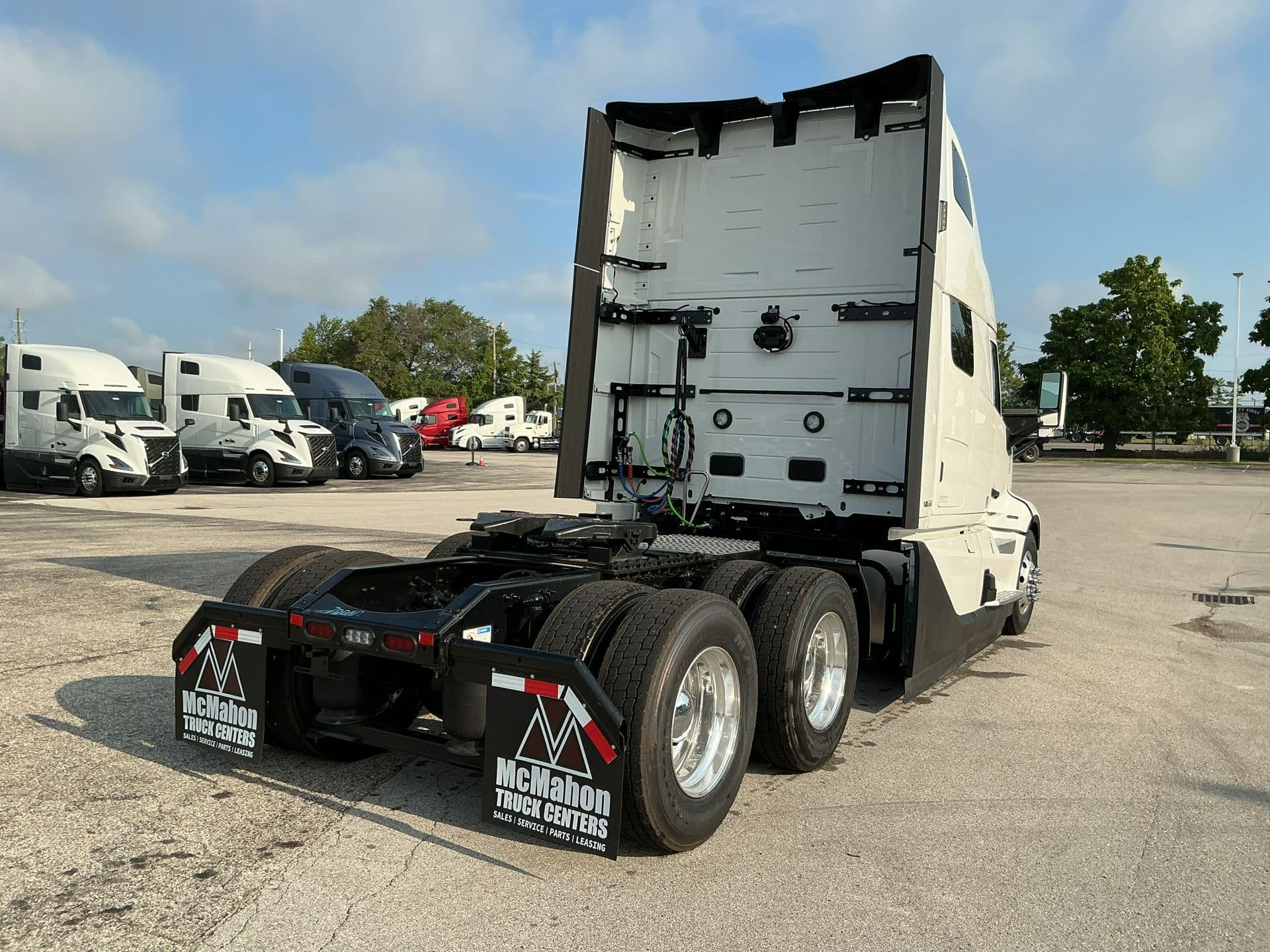 2026 Volvo VNL 860 — photo 5