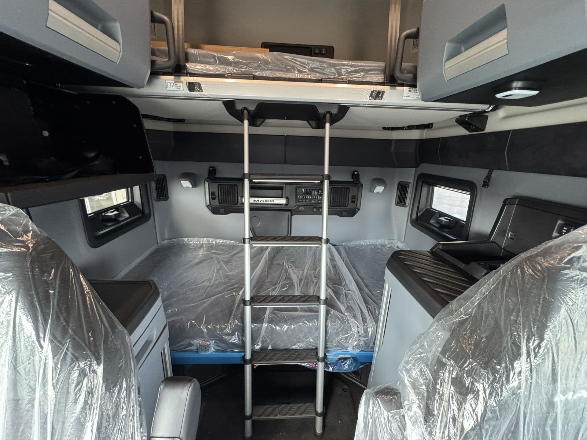 2026 Mack Pioneer — photo 10