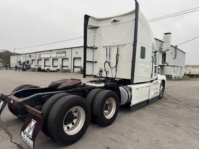 2020 Mack Anthem — photo 5