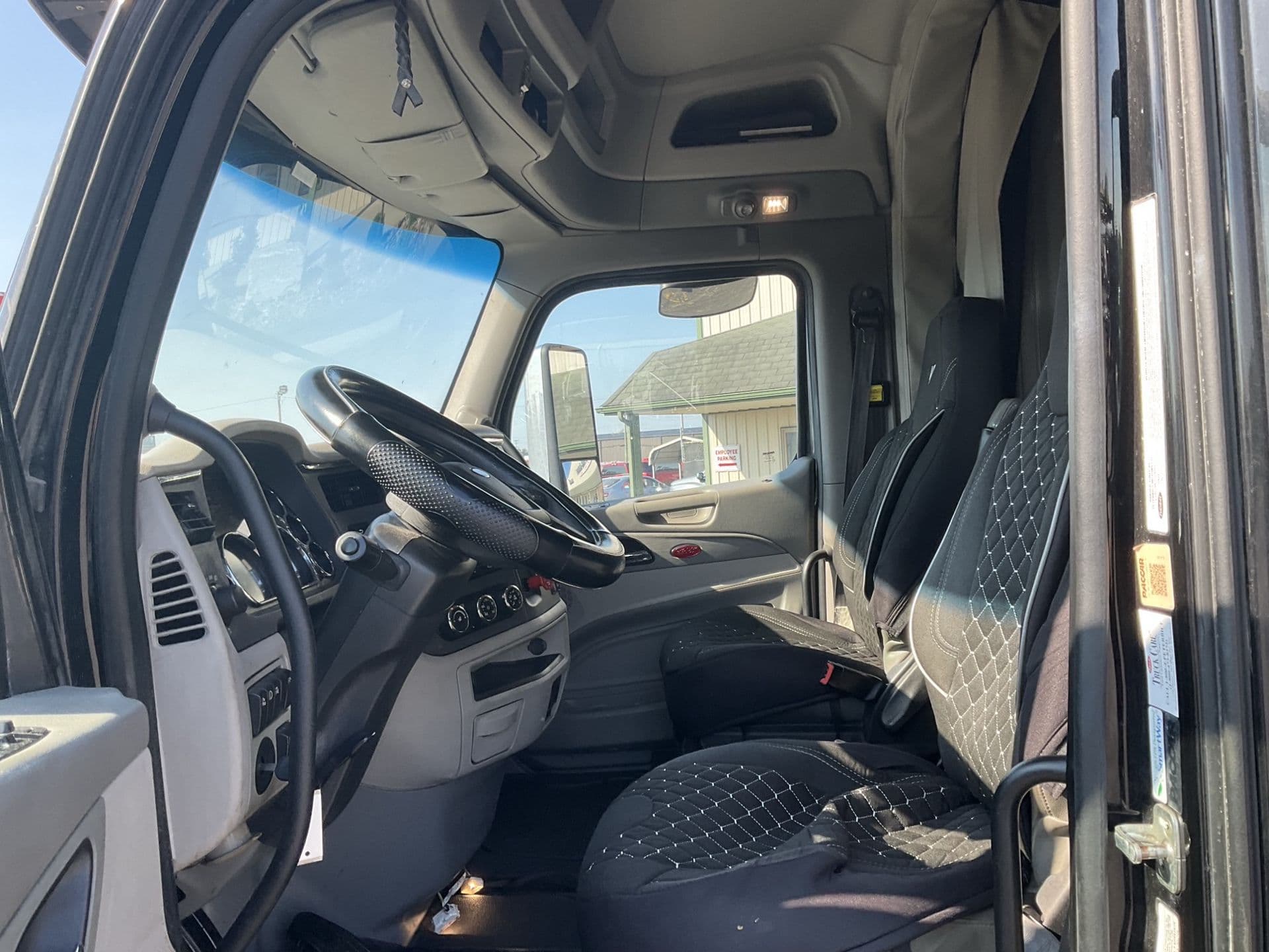 2019 Peterbilt 579 — photo 12