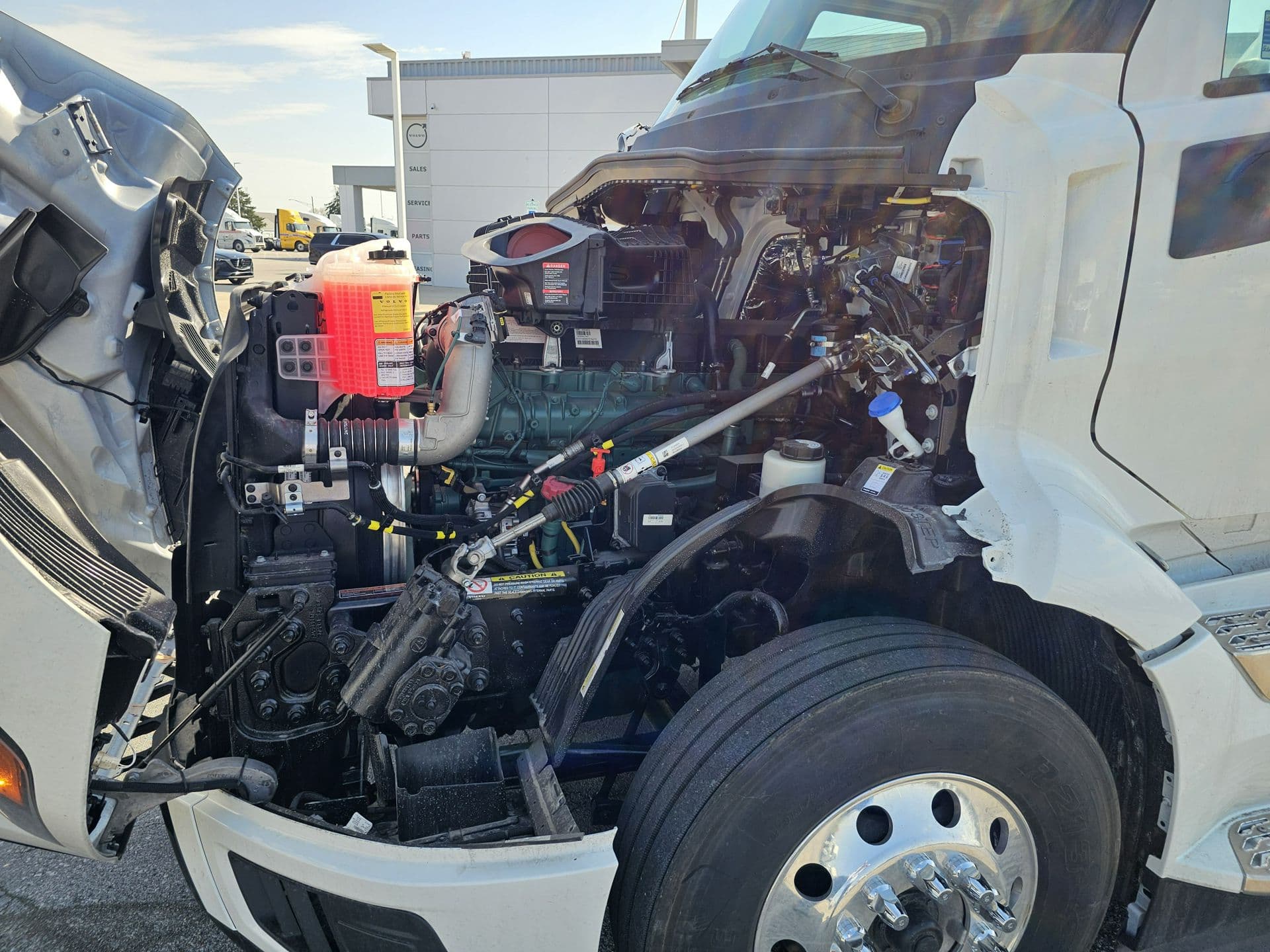 2025 Volvo VNL 300 — photo 8