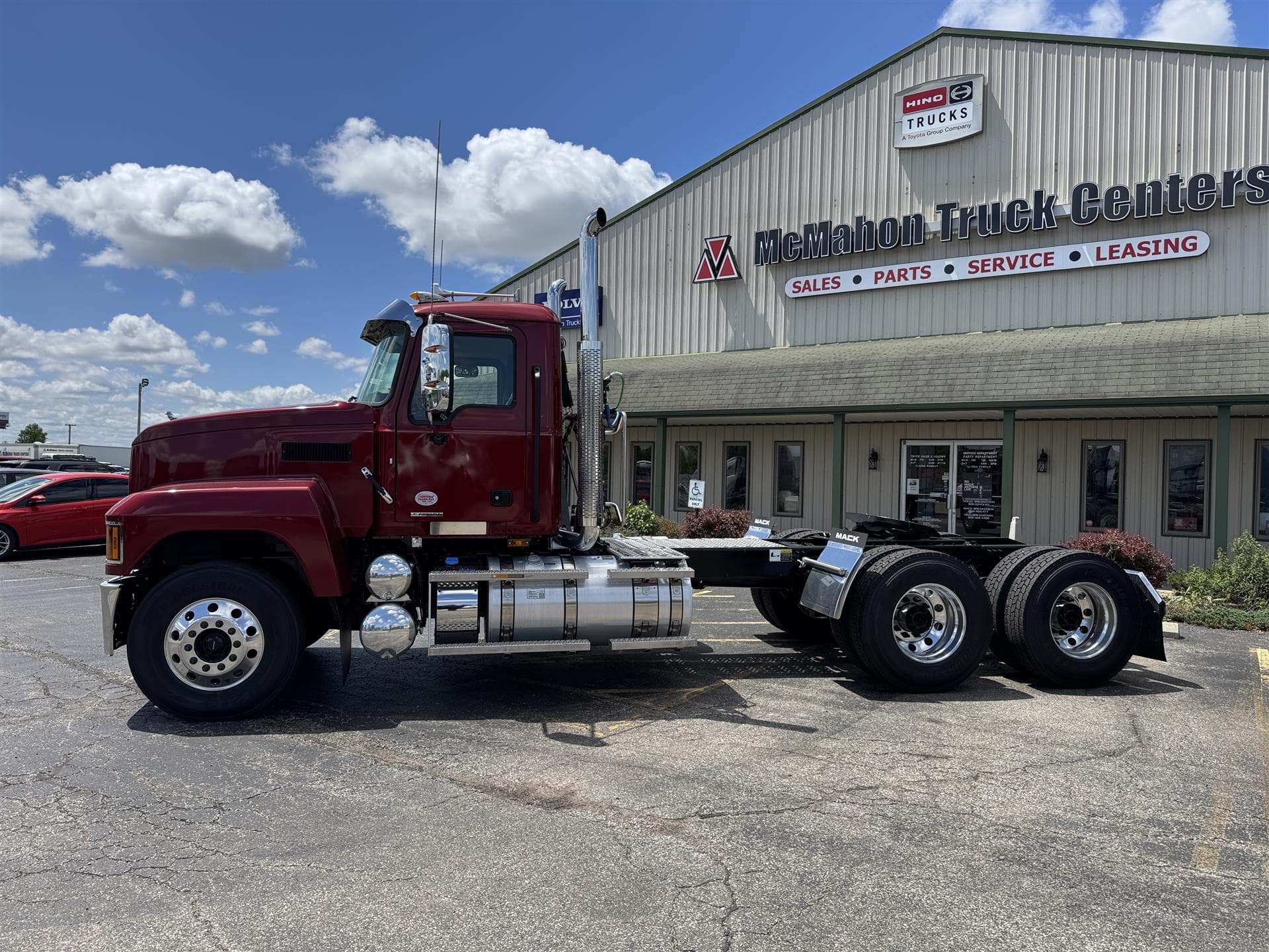 2026 Mack Pinnacle — photo 2