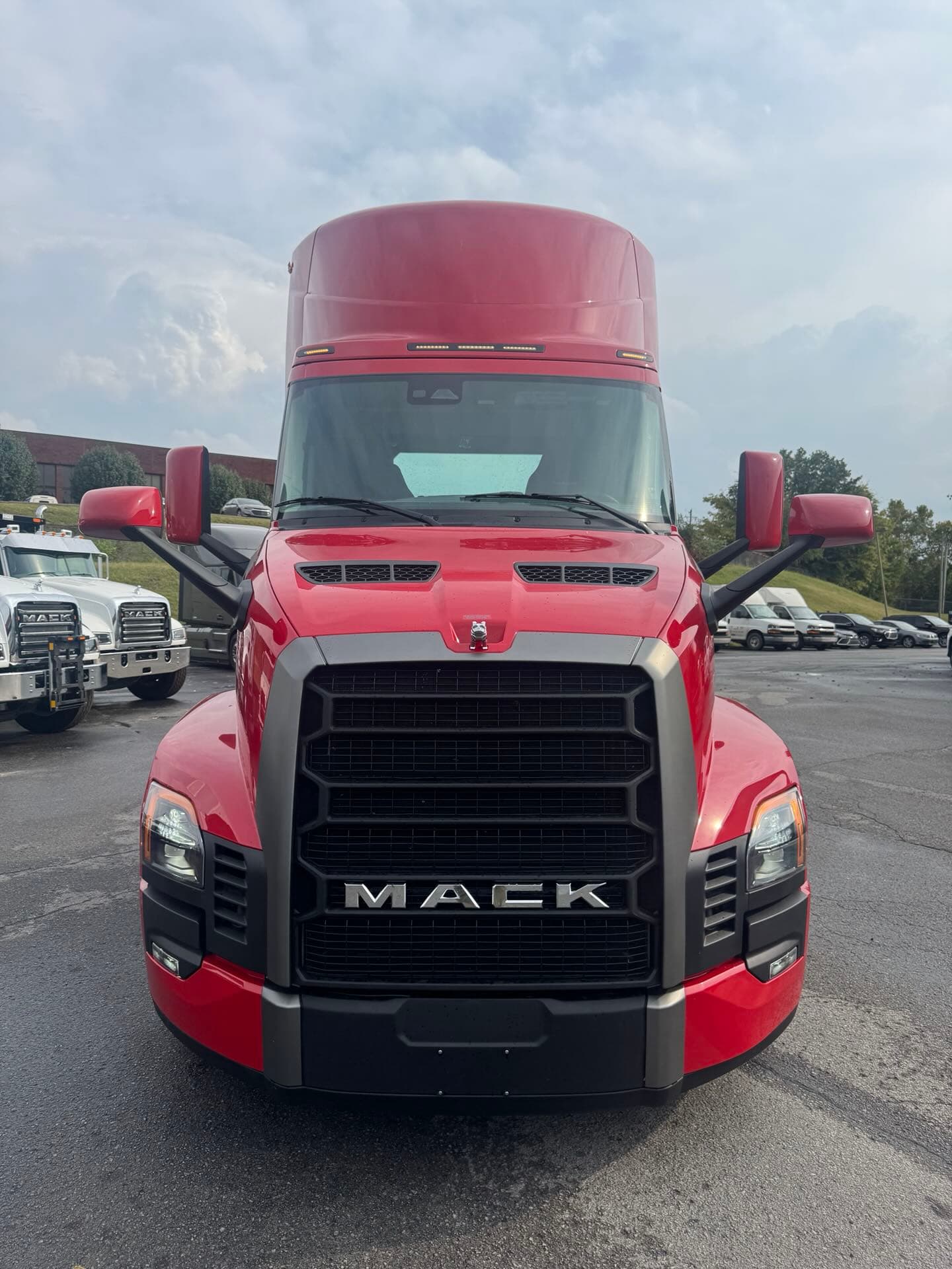 2026 Mack Pioneer — photo 2