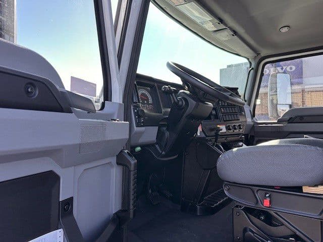 2025 Mack — photo 14